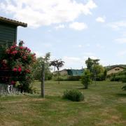 Vue Roulotte Provençale Jardin